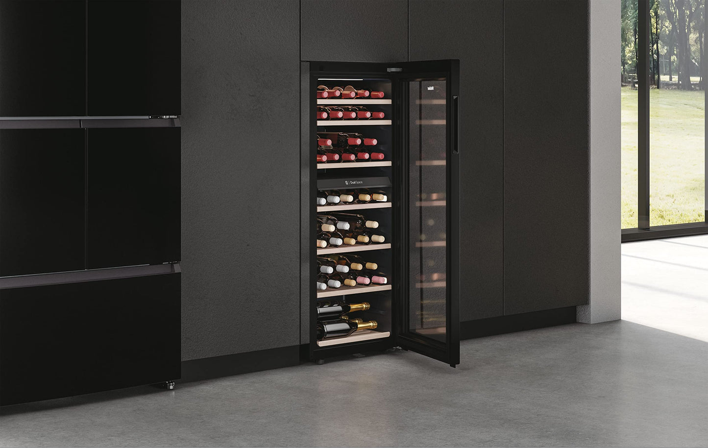 Haier Wine Bank 50 Serie 7 Cantinetta Vino Doppia Temperatura, 77 Bottiglie, Vetro Anti-UV, LED 3D, Controllo tramite App