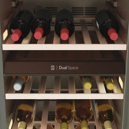 Haier Wine Bank 50 Serie 7 Cantinetta Vino Doppia Temperatura, 77 Bottiglie, Vetro Anti-UV, LED 3D, Controllo tramite App
